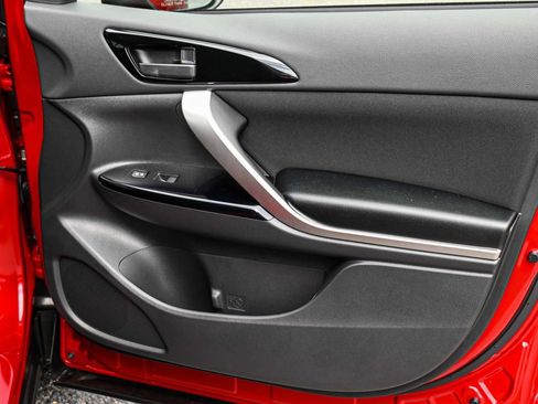 New 2024 Mitsubishi Eclipse Cross LE image 10