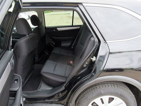 Used 2015 Subaru Outback 2.5i Premium image 16