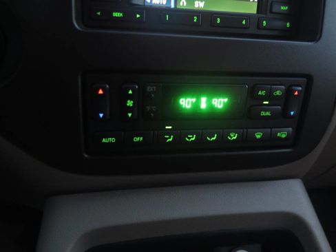 Used 2004 Ford Expedition Eddie Bauer image 11