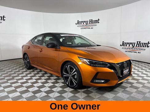 Used 2023 Nissan Sentra SR w/ SR Premium Package FWD image 4