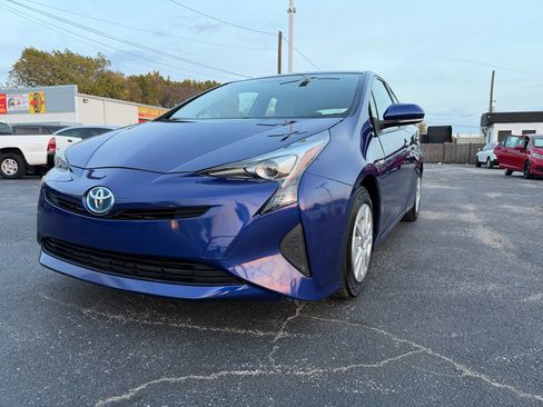 Used 2016 Toyota Prius Two image 8
