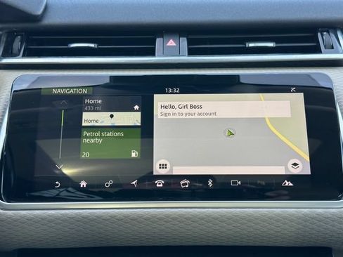 Used 2019 Land Rover Range Rover Velar S AWD/4WD image 22