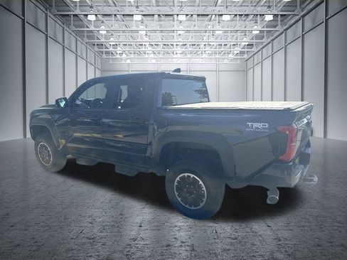 Used 2025 Toyota Tacoma TRD Off-Road AWD/4WD image 4