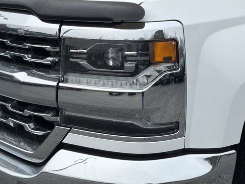 Used 2018 Chevrolet Silverado 1500 LTZ image 26