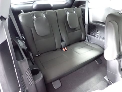 Used 2020 Ford Explorer XLT w/ Comfort Package image 26