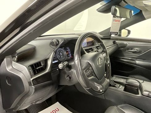 Used 2019 Lexus ES 300h w/ Luxury Package image 15