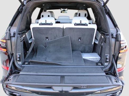Used 2025 BMW X7 xDrive40i w/ M Sport Package AWD/4WD image 37
