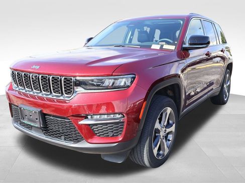 Used 2022 Jeep Grand Cherokee Limited 4xe w/ Luxury Tech Group II AWD/4WD image 2