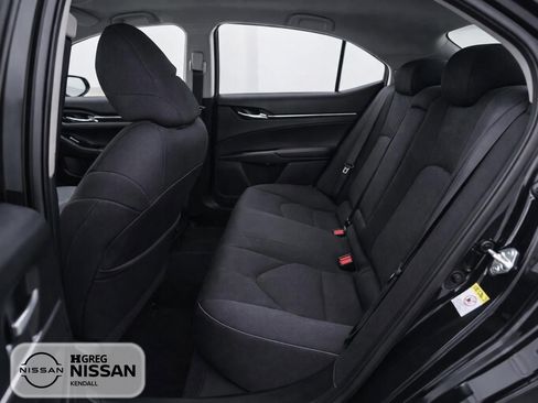 Used 2019 Toyota Camry LE FWD image 12