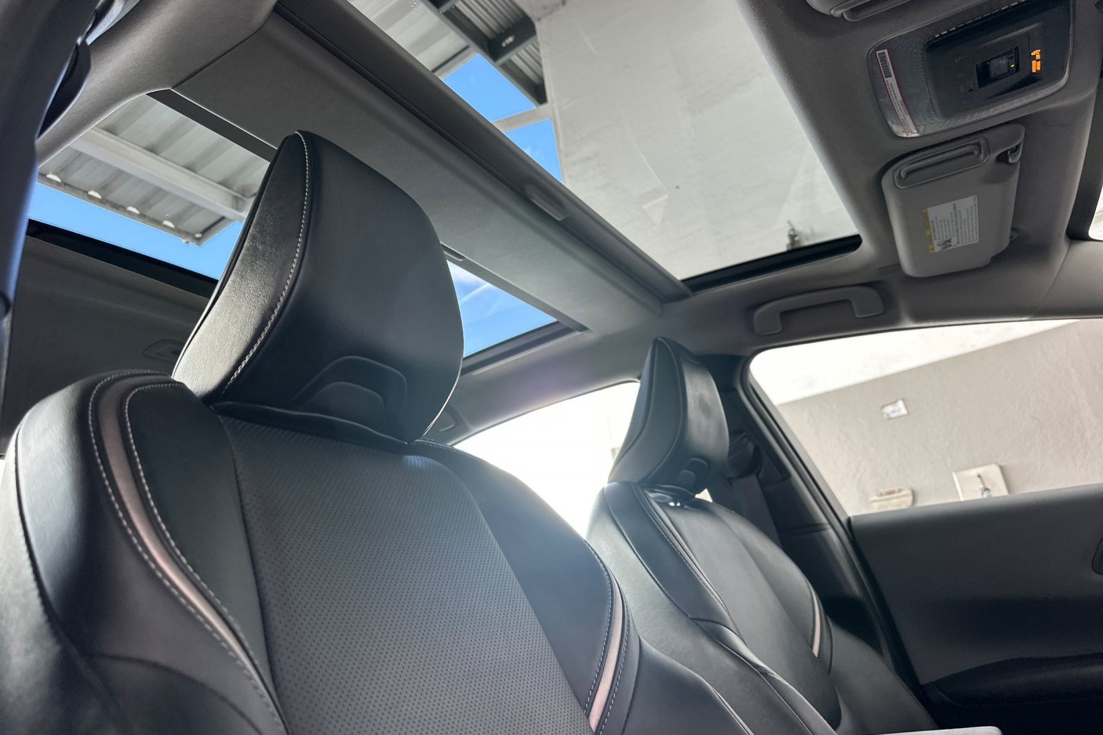 Used 2024 Toyota Prius Limited w/ Limited Premium Package FWD image 21