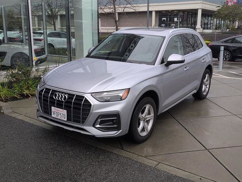 Used 2023 Audi Q5 2.0T Premium w/ Convenience Package image 1