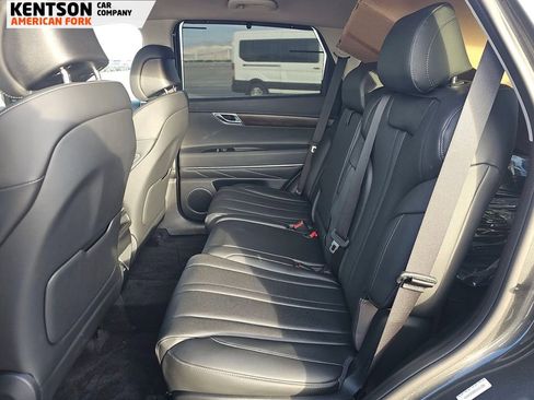 Used 2025 Genesis GV80 2.5T Select image 16