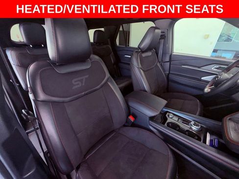 Used 2025 Ford Explorer ST AWD/4WD image 13