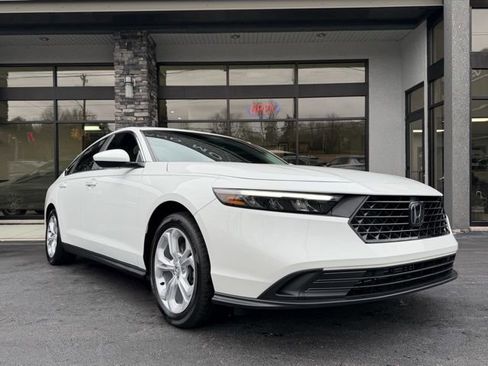 Used 2023 Honda Accord LX image 18