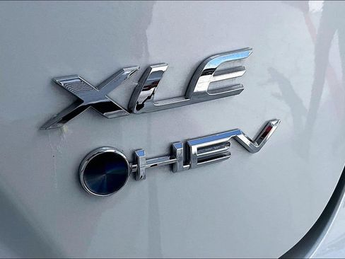 Used 2025 Toyota Corolla XLE FWD image 26