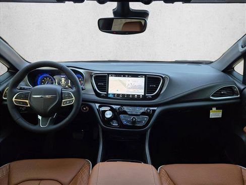 New 2026 Chrysler Pacifica Pinnacle image 15