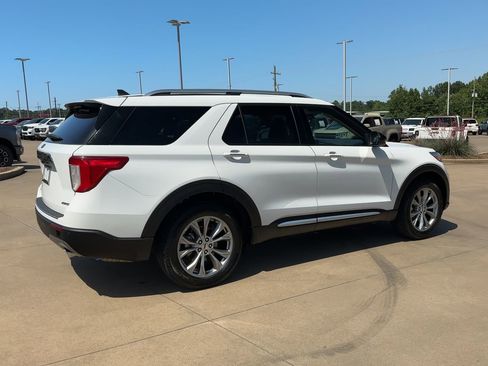 Used 2024 Ford Explorer Limited image 8