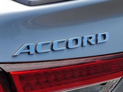 Used 2018 Honda Accord Sport image 31