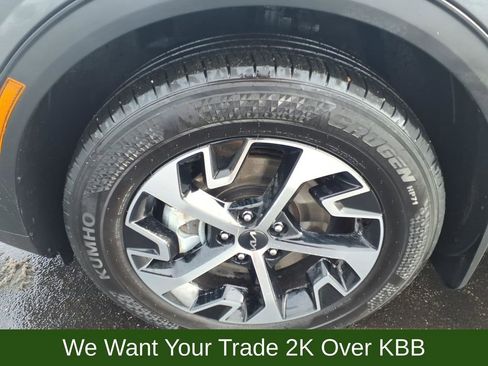 Used 2025 Kia Sportage EX image 19