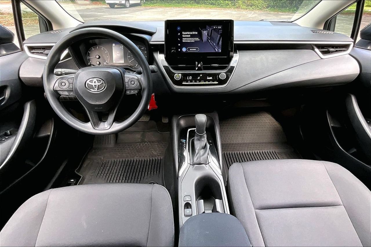 Used 2025 Toyota Corolla LE FWD image 7