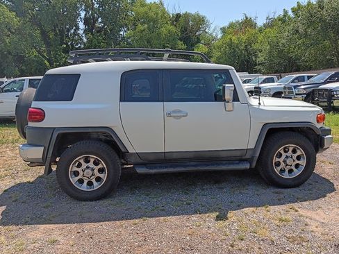 Used 2012 Toyota FJ Cruiser 2WD w/ Convenience Pkg image 4
