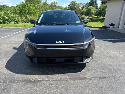 Used 2025 Kia K4 FWD image 2