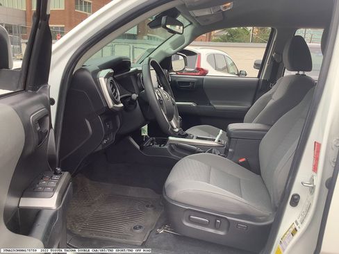 Used 2022 Toyota Tacoma SR5 RWD image 10