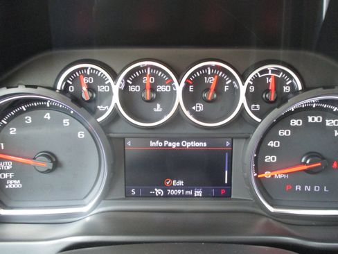Used 2021 Chevrolet Silverado 1500 RST w/ Bed Protection Package AWD/4WD image 18