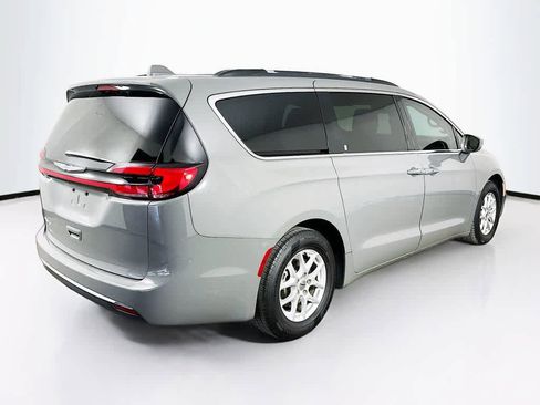 Used 2022 Chrysler Pacifica Touring-L image 23