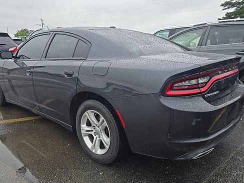 Used 2019 Dodge Charger SXT RWD image 4