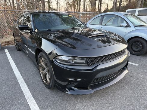 Used 2019 Dodge Charger GT w/ Driver Confidence Group image 3