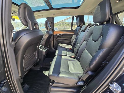 Used 2021 Volvo XC90 T6 Momentum w/ Protection Package Premier AWD/4WD image 16