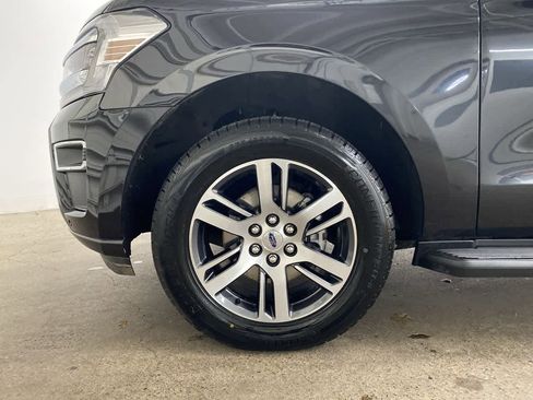Used 2024 Ford Expedition Max Limited image 12