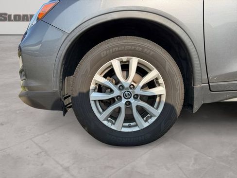 Used 2017 Nissan Rogue SV w/ SV Premium Package AWD/4WD image 14