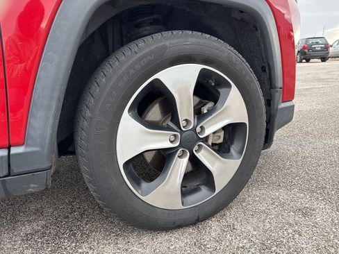 Used 2019 Jeep Compass Latitude w/ Safety & Security Group image 12