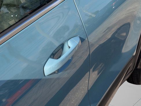 Certified 2024 Kia Seltos SX w/ SX Sunroof Package image 17