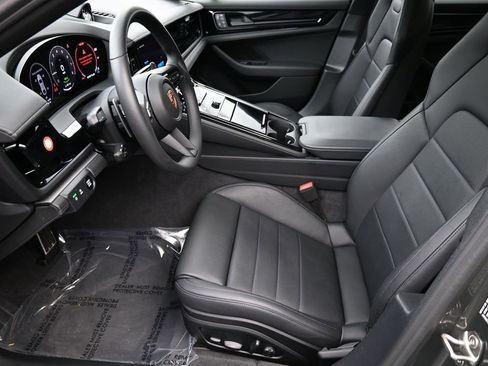 Used 2025 Porsche Panamera 4 image 7