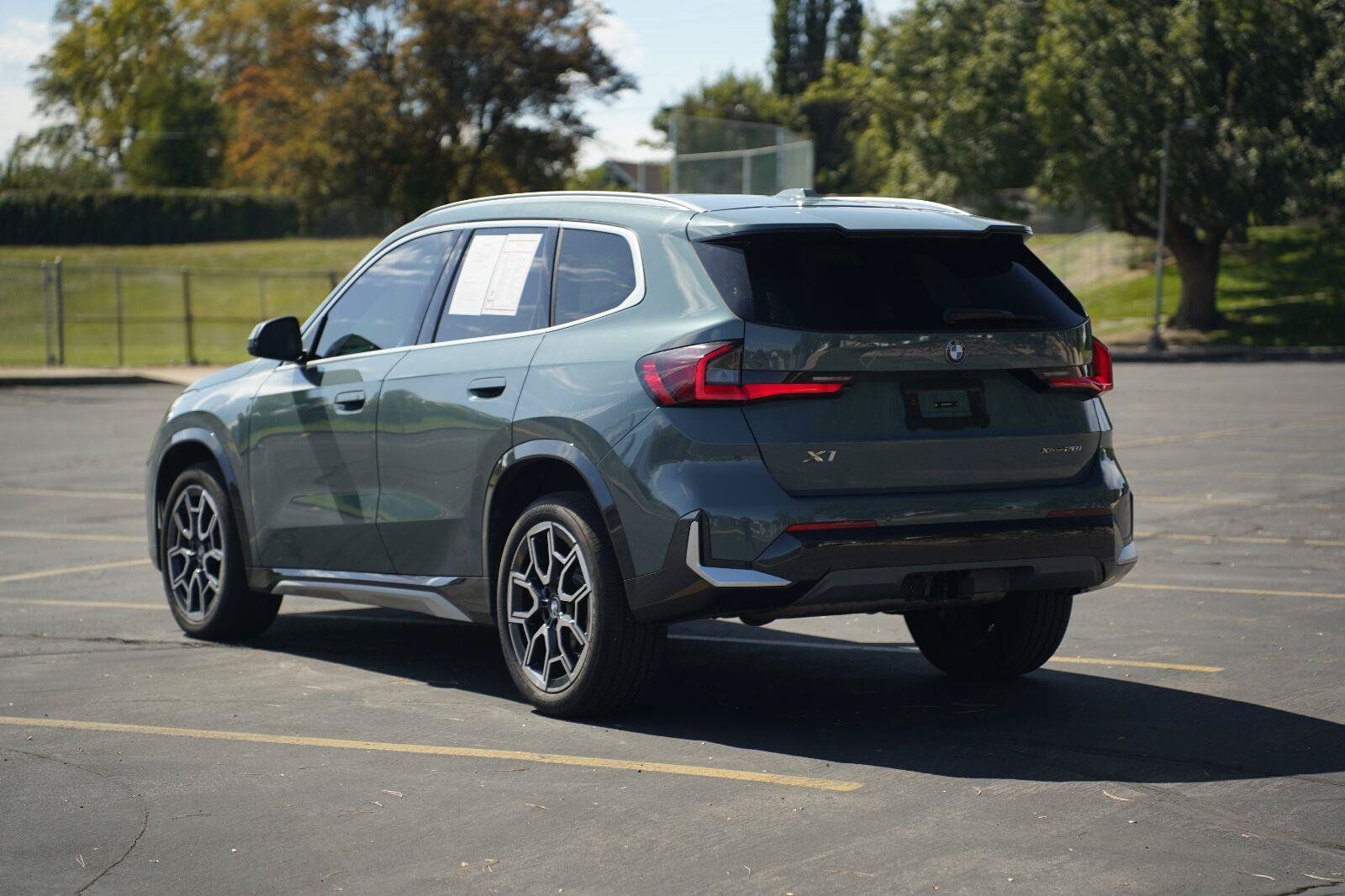 Used 2025 BMW X1 xDrive28i w/ Premium Package AWD/4WD image 3