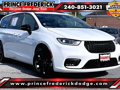 Used 2026 Chrysler Pacifica Select w/ S Appearance Package