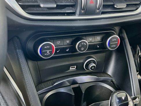 Used 2018 Alfa Romeo Stelvio Ti Sport AWD/4WD image 15