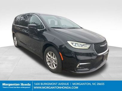 Used 2024 Chrysler Pacifica Touring-L