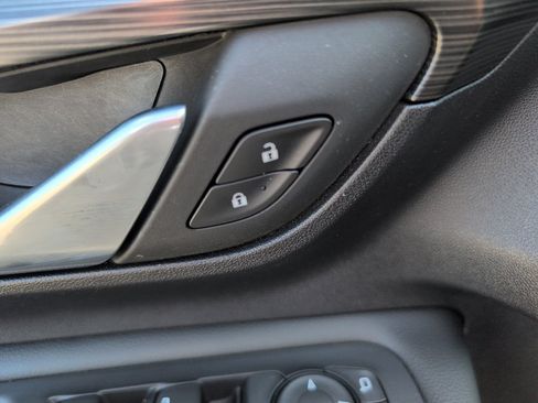 Used 2024 GMC Terrain SLE image 19