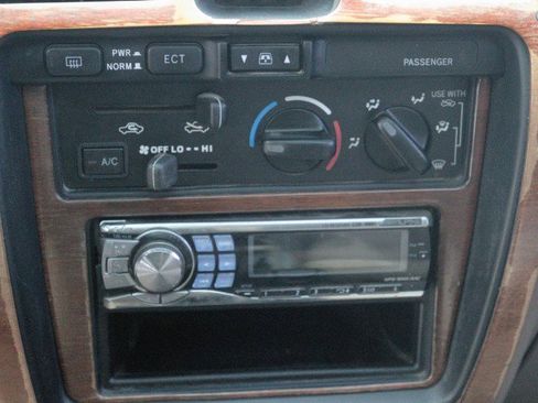 Used 2000 Toyota 4Runner SR5 image 19