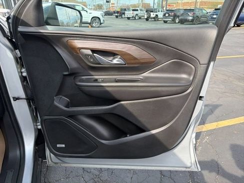Used 2018 GMC Terrain Denali w/ Advanced Safety Package image 19
