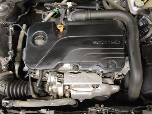 Used 2020 Chevrolet Malibu LT image 30