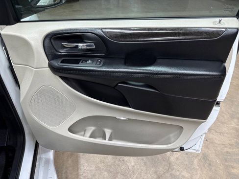 Used 2019 Dodge Grand Caravan SE w/ Power Convenience Group I image 27