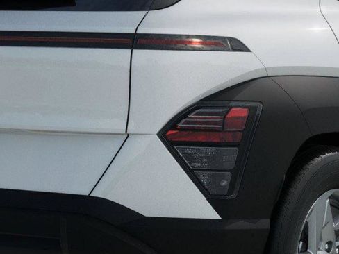 New 2027 Hyundai Kona SE FWD image 10