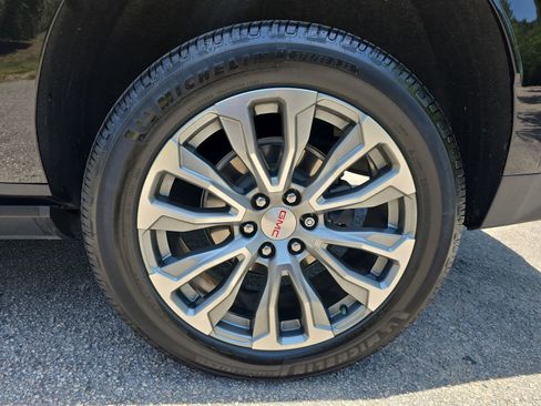 Used 2021 GMC Yukon XL Denali w/ Denali Premium Package AWD/4WD image 36