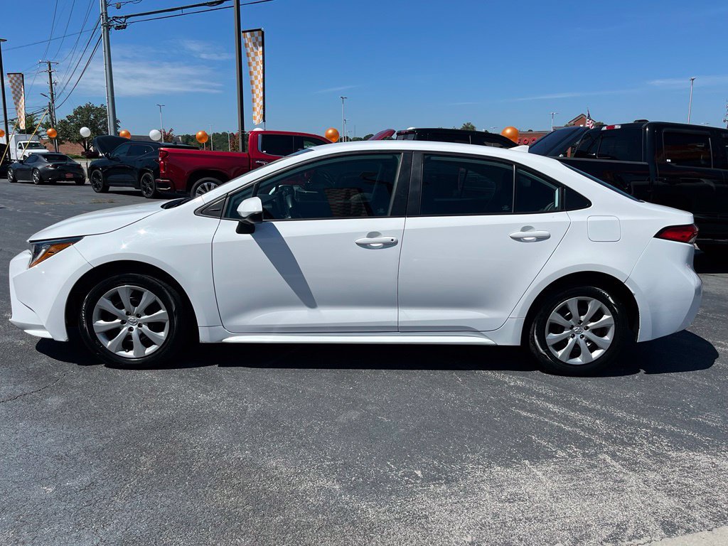 Used 2023 Toyota Corolla LE FWD image 5