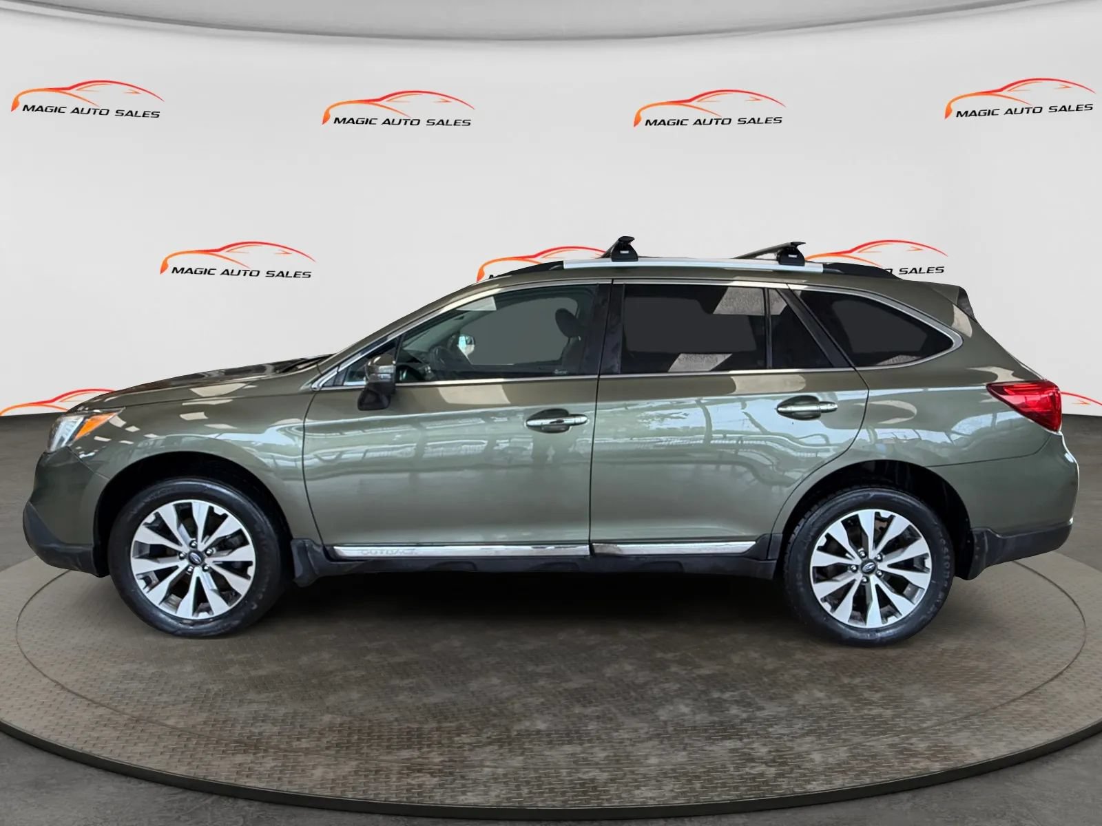 Used 2017 Subaru Outback 3.6R Touring w/ Popular Package #5A AWD/4WD image 7